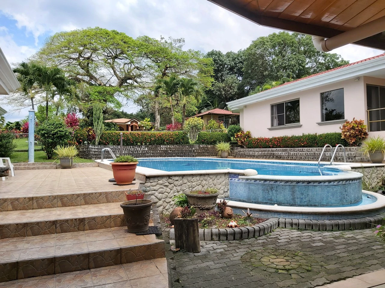 Countryside and Near the Coast House For Sale in Higuito - Gallery image 42