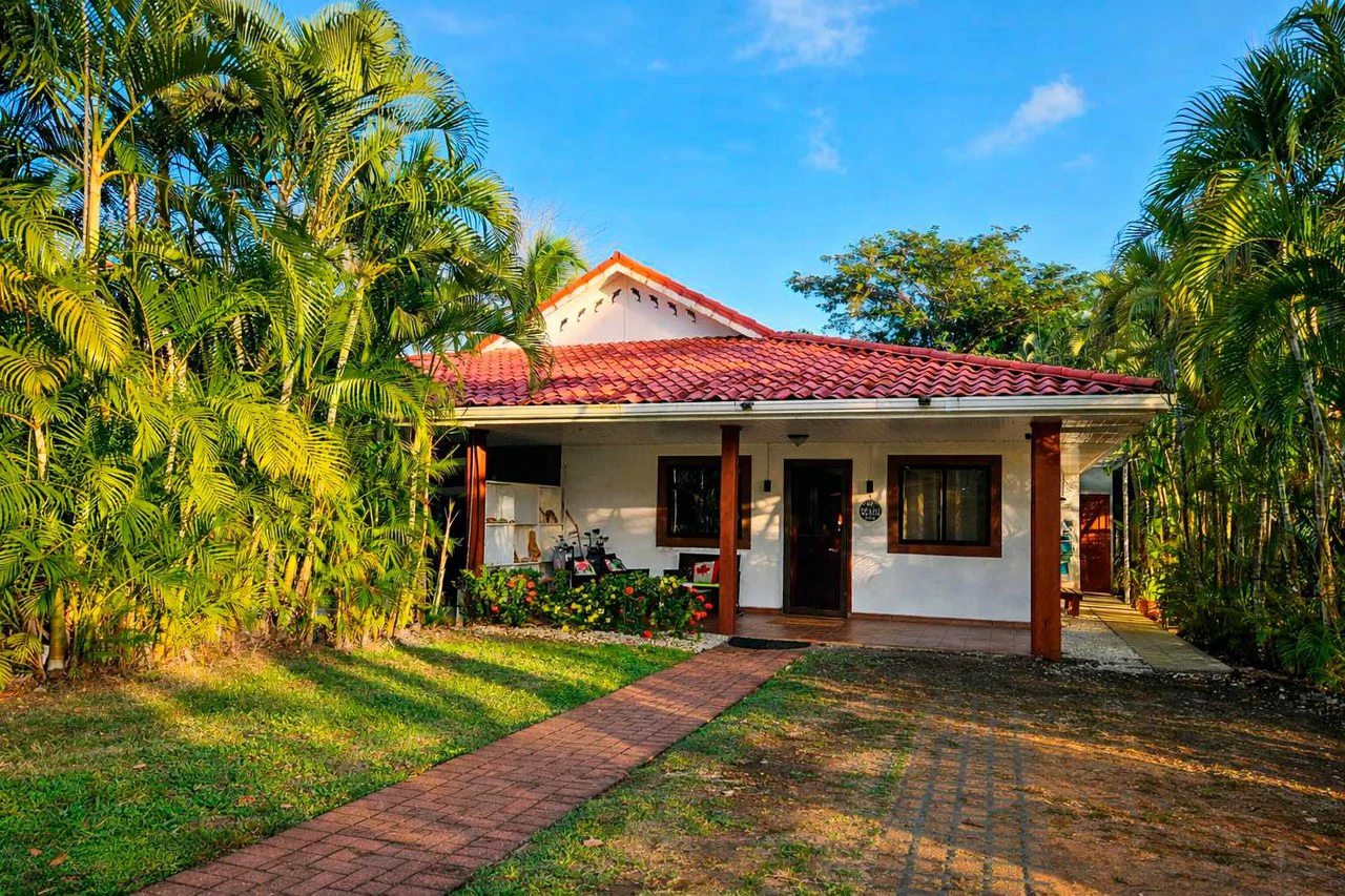ID 4166:Half Villa: In Los Delfines Golf & Country Club - Gallery image 2