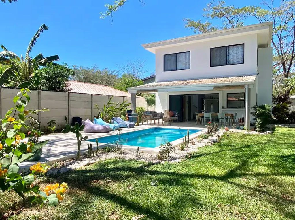 Casa Joya: Turnkey Modern Home with pool – Prime Location & Rental Income - Gallery image 4