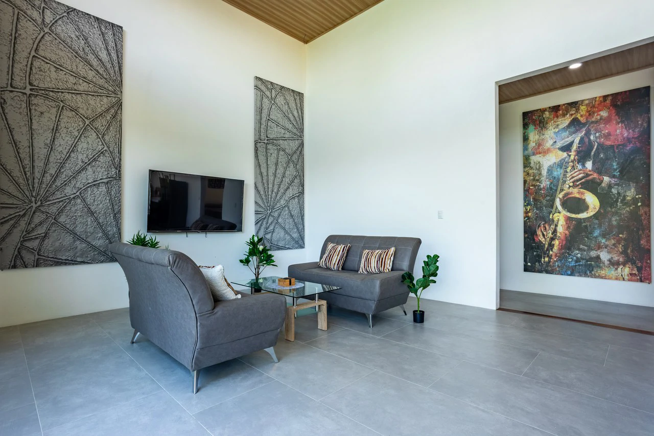 Home with Additional Building Areas and Creek on 3.5 Acres - Gallery image 13