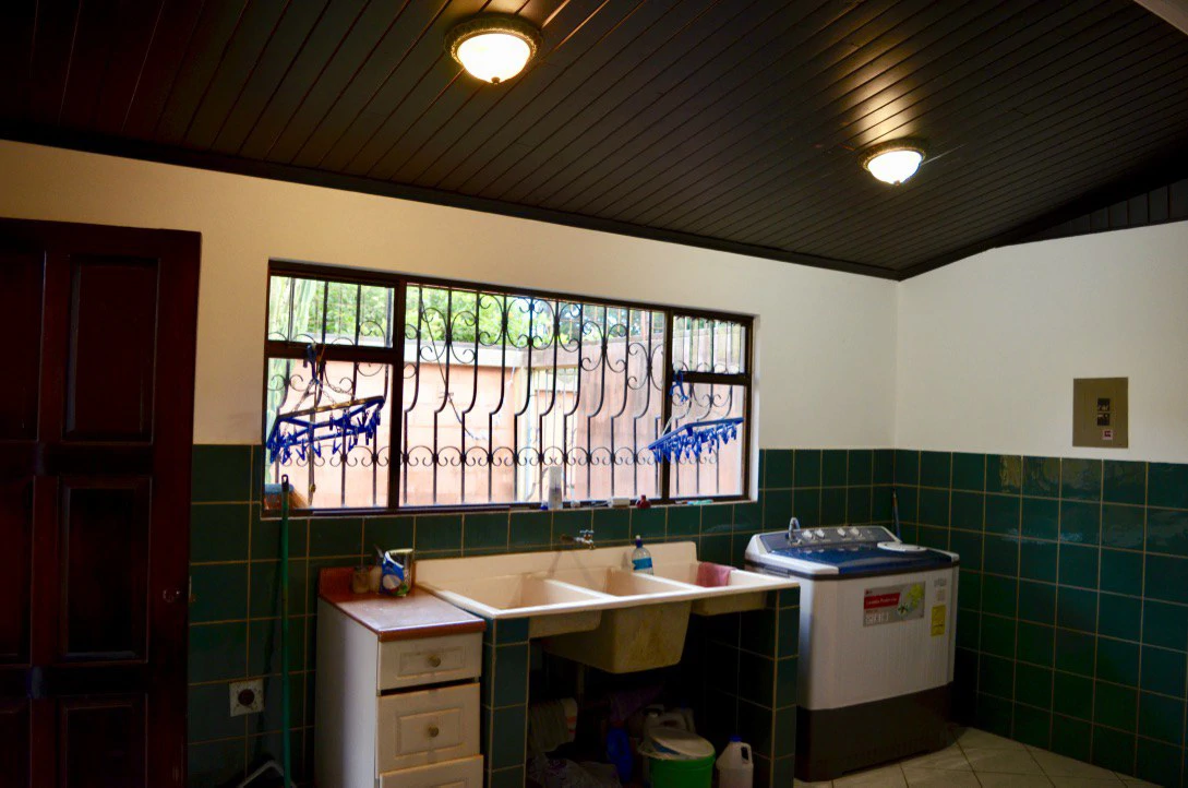 Spectacular 4BR House for sale in San Rafael - Heredia, ideal for a large family, or for those looking for a rental income option! - Gallery image 30
