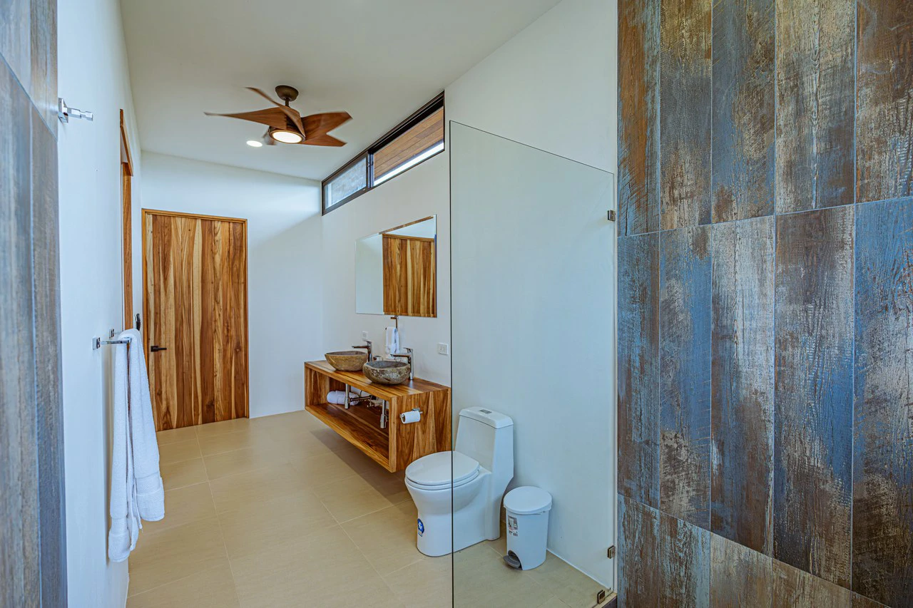 Casa Las Brisas Stunning Whale’s Tail Ocean View Home in Uvita - Gallery image 59
