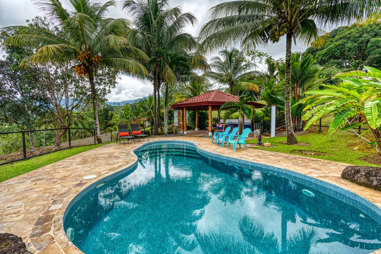 5 Bedroom Mountain Retreat Minutes from the Beach Platanillo Costa Rica - Gallery image 63