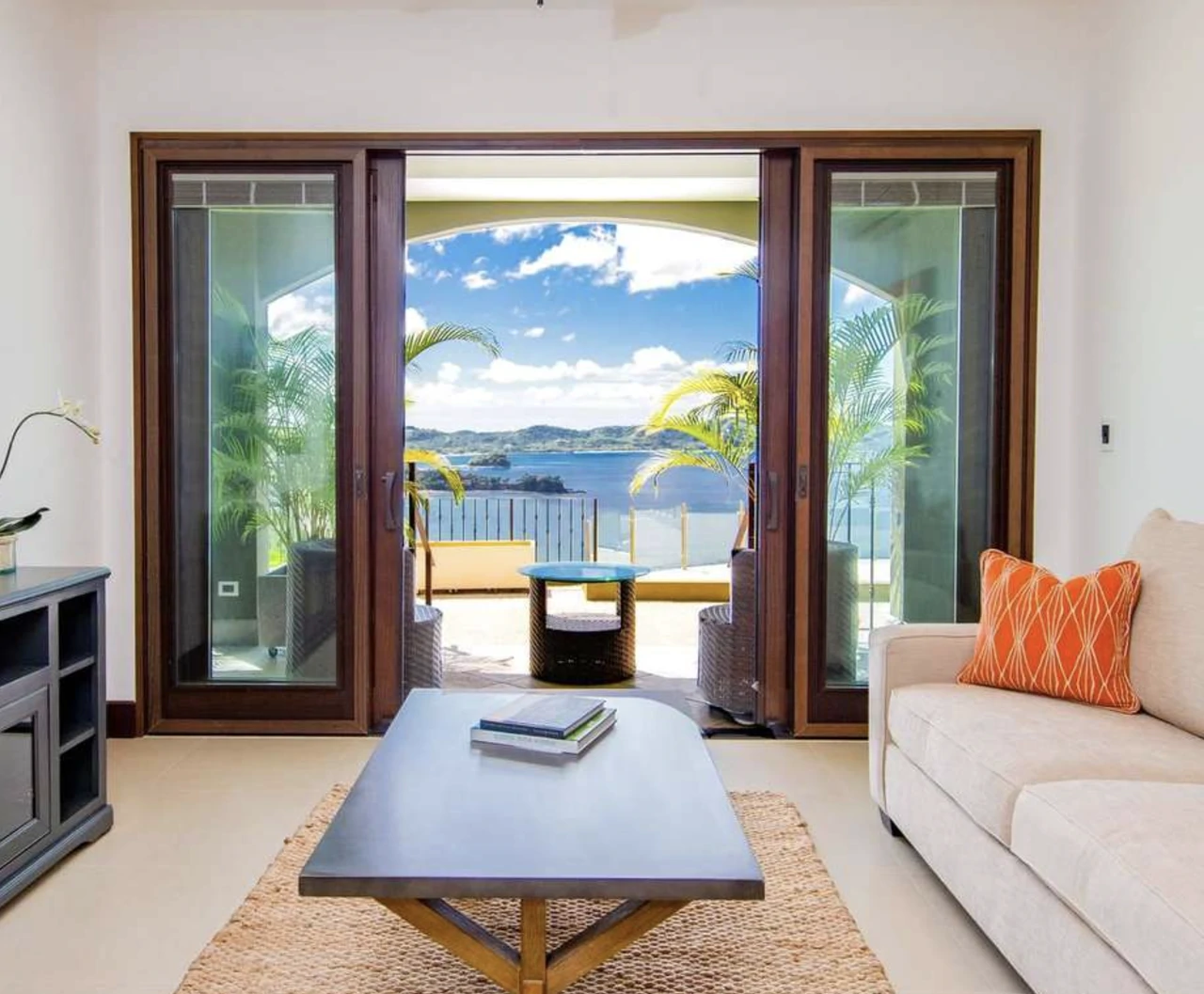 360 Splendor del Pacifico #305: Oceanview Perfection – Just Steps from the Infinity Pool