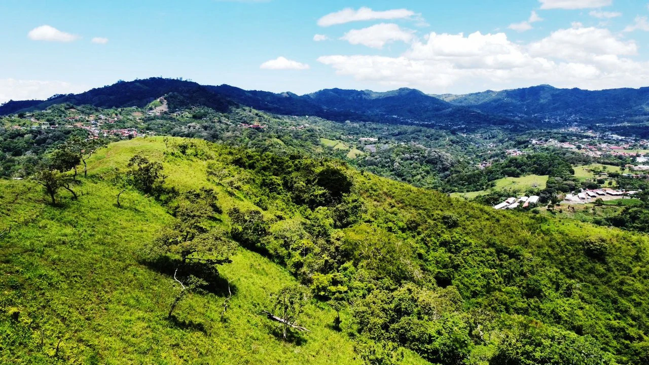 Privacy + Nature: Modern Mountain Cabin on 21.68 Ha! - photo 5