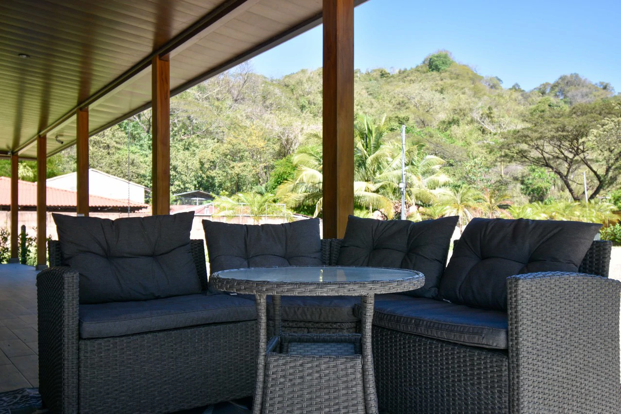 Home and Rental Apartment in Quiet Neighborhood - Gallery image 6