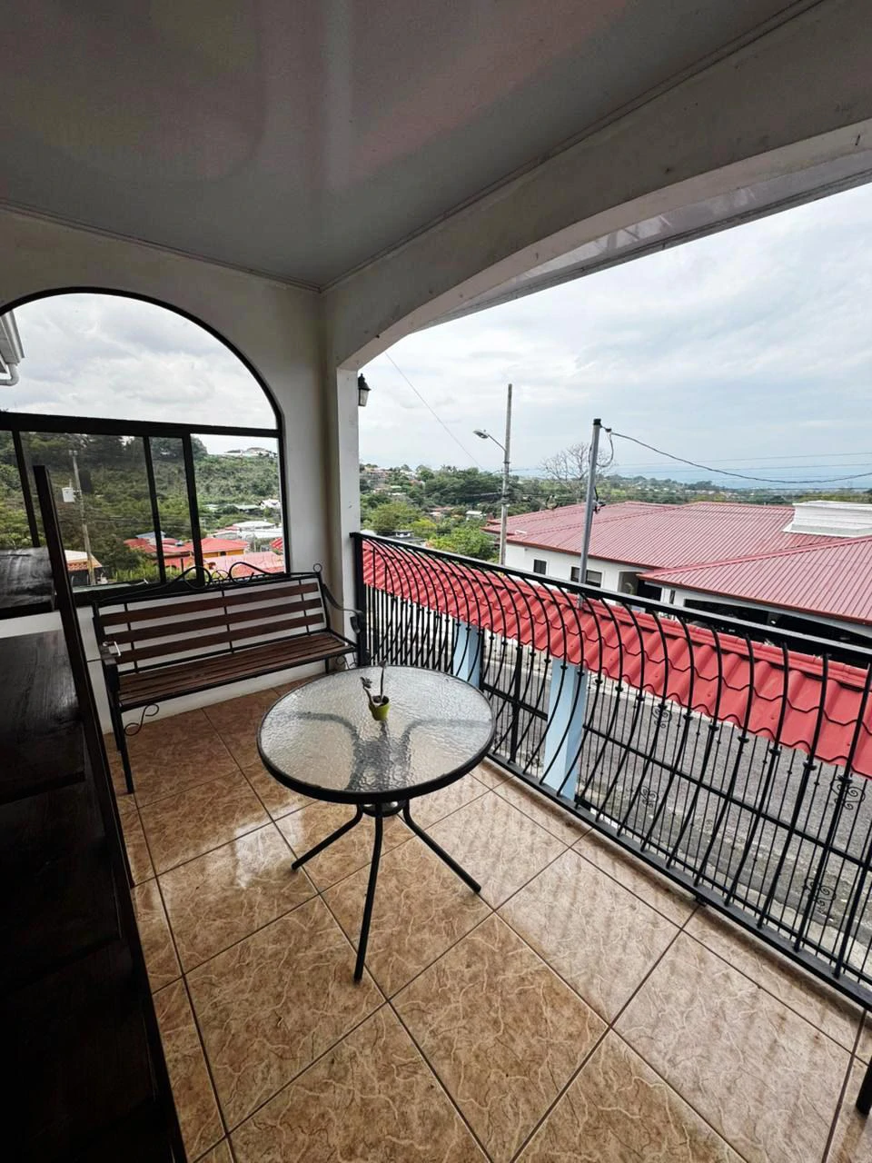 Comfort and Value...: Spacious Home in Charming town! - Gallery image 10