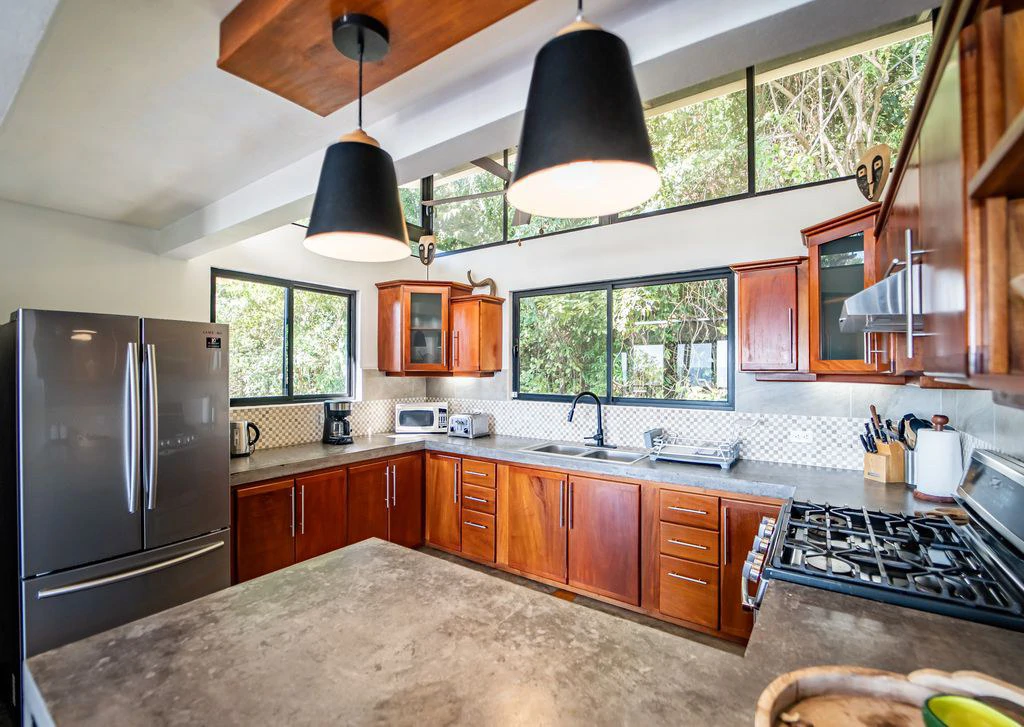Casa Que Pasa: Exquisite Contemporary Hillside Home in a 1.6-acre Property Overlooking The Pacific Ocean - Enjoy Coastal Living in a Prime Location - Gallery image 24