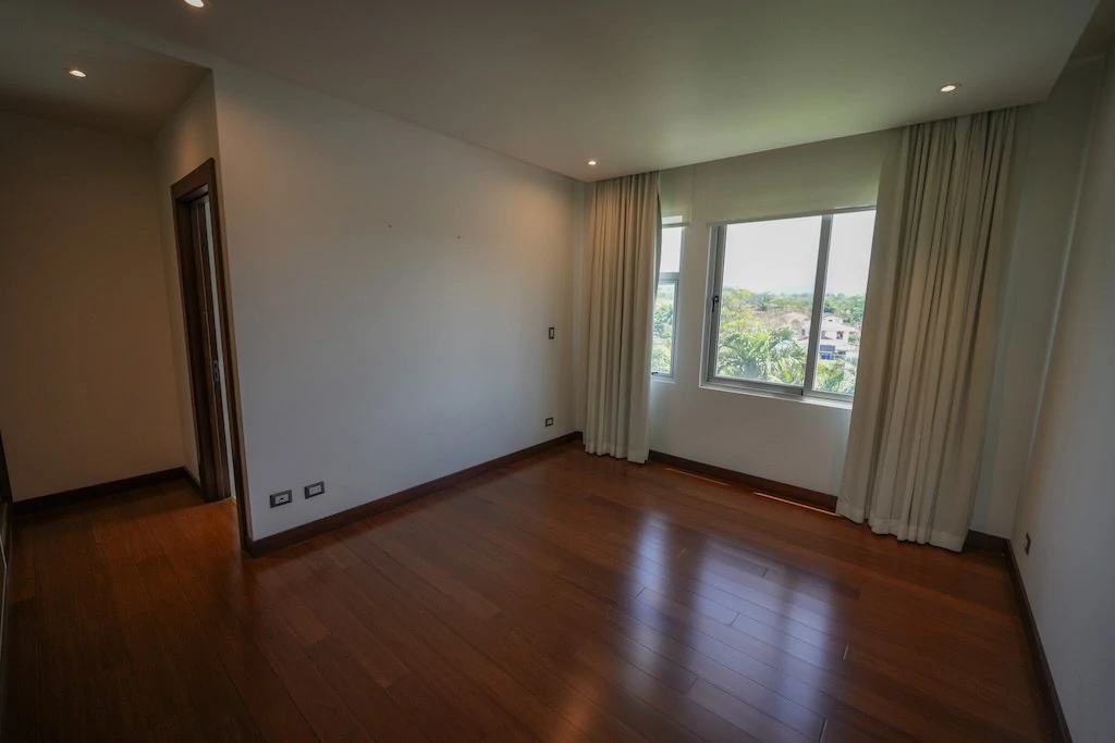House For Sale in Lindora - Gallery image 17