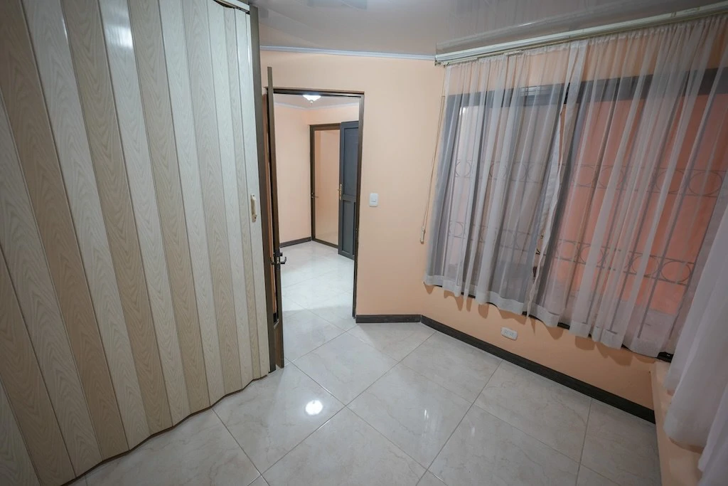 House For Sale in Lomas de Ayarco - Gallery image 7