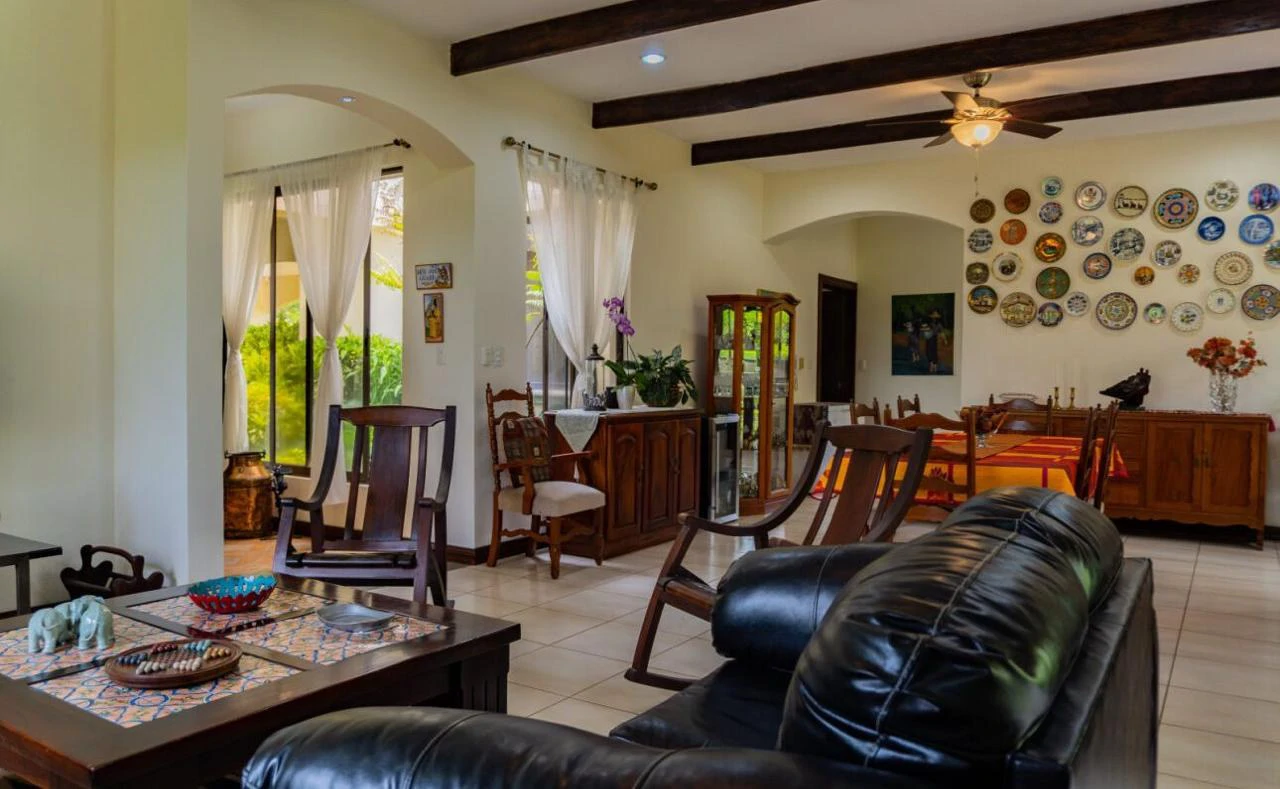 House For Sale in Curubandé - Gallery image 5