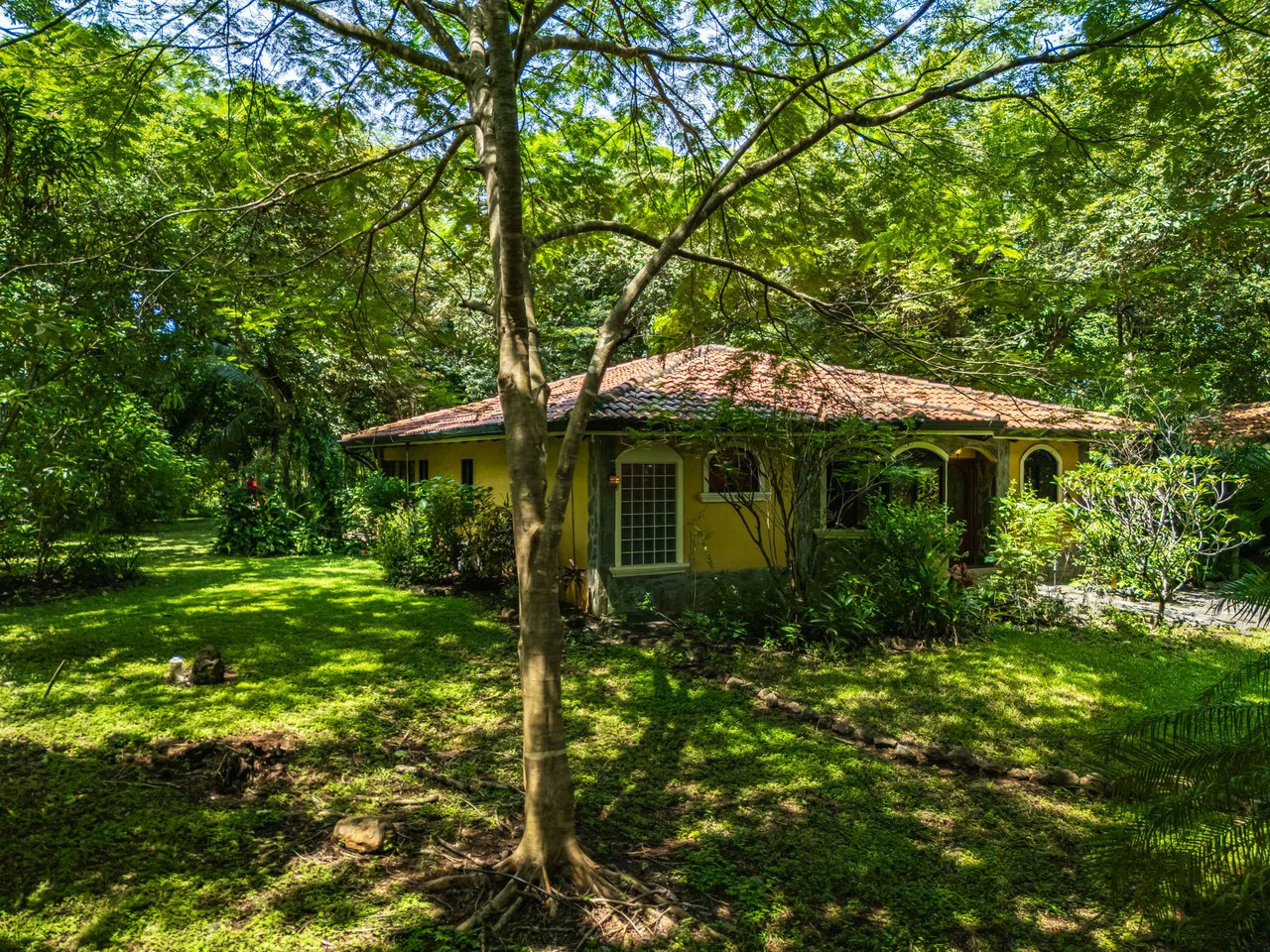 Casa de Paz: Turnkey 2BR Home in Ecological Gated Community - Gallery image 2