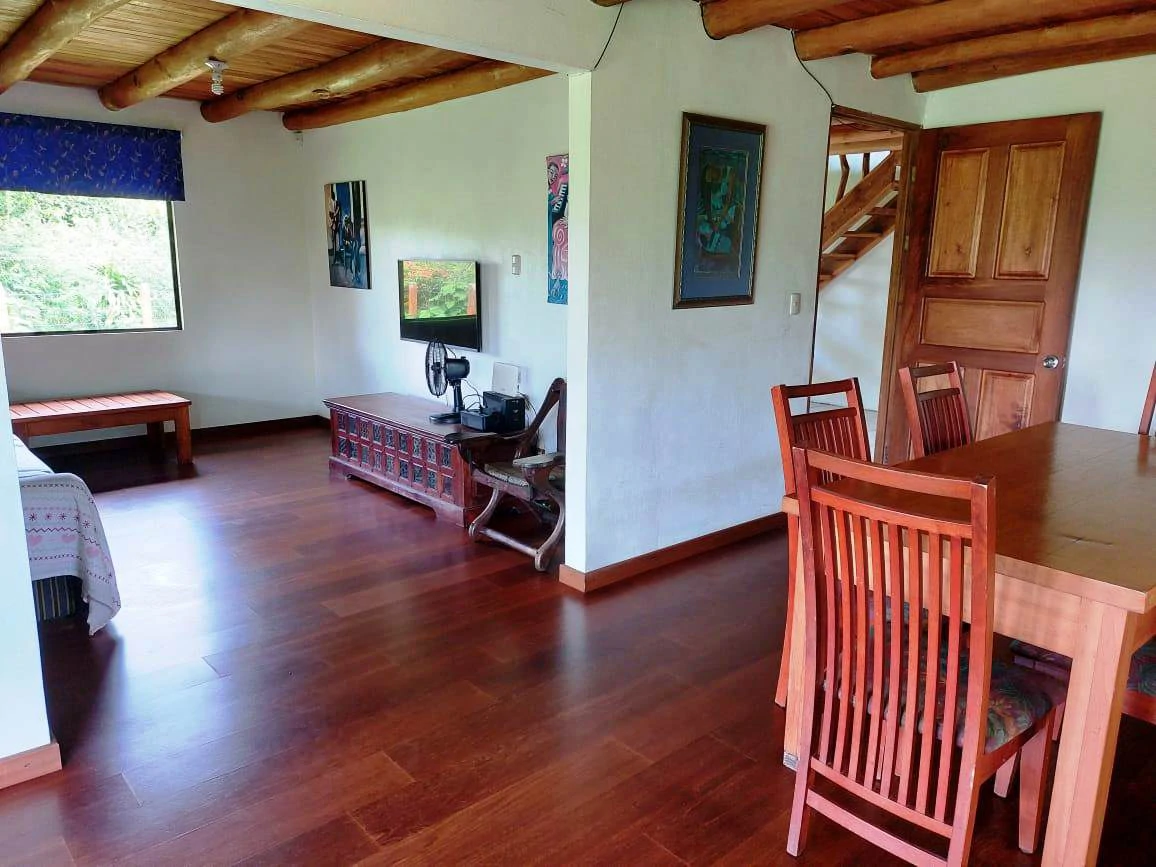 CHALET DEL LAGO - Beautiful A-Frame home in tropical garden - Gallery image 9