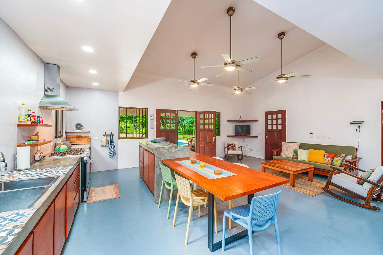 Campo de Sueños: Fresh 3BR Beach Home & Pool on 3/4 Acre - Gallery image 17