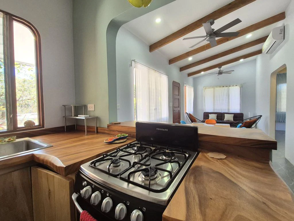 Casa Dulce Sueño: Charming 4-Bedroom Renovated Home with Brand New Pool in Peaceful Santo Domingo, close to Samara Beach - Gallery image 13