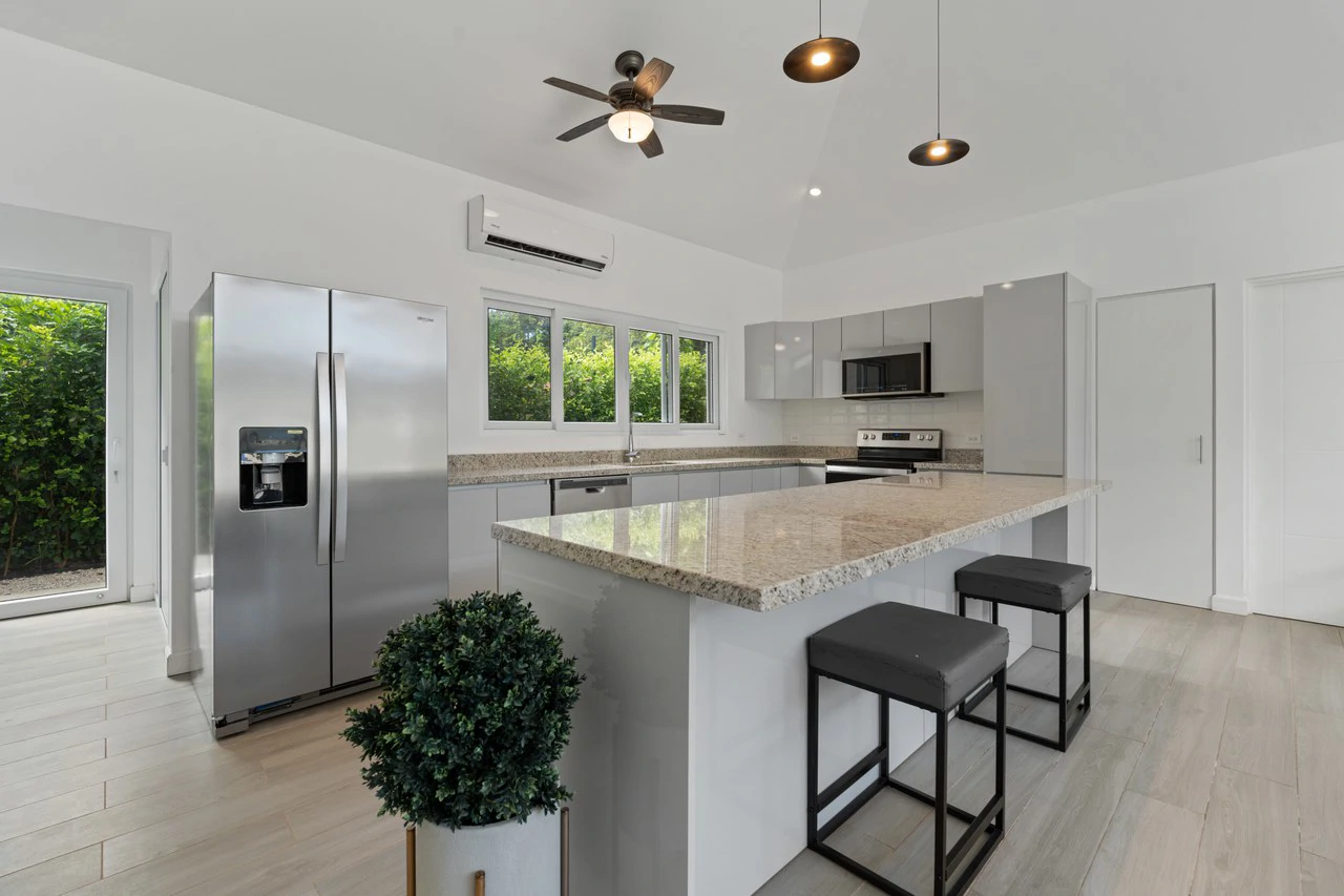 The Point 20: Modern Elegance Meets Coastal Serenity – Home for Sale in Playa Avellanas! - Gallery image 9