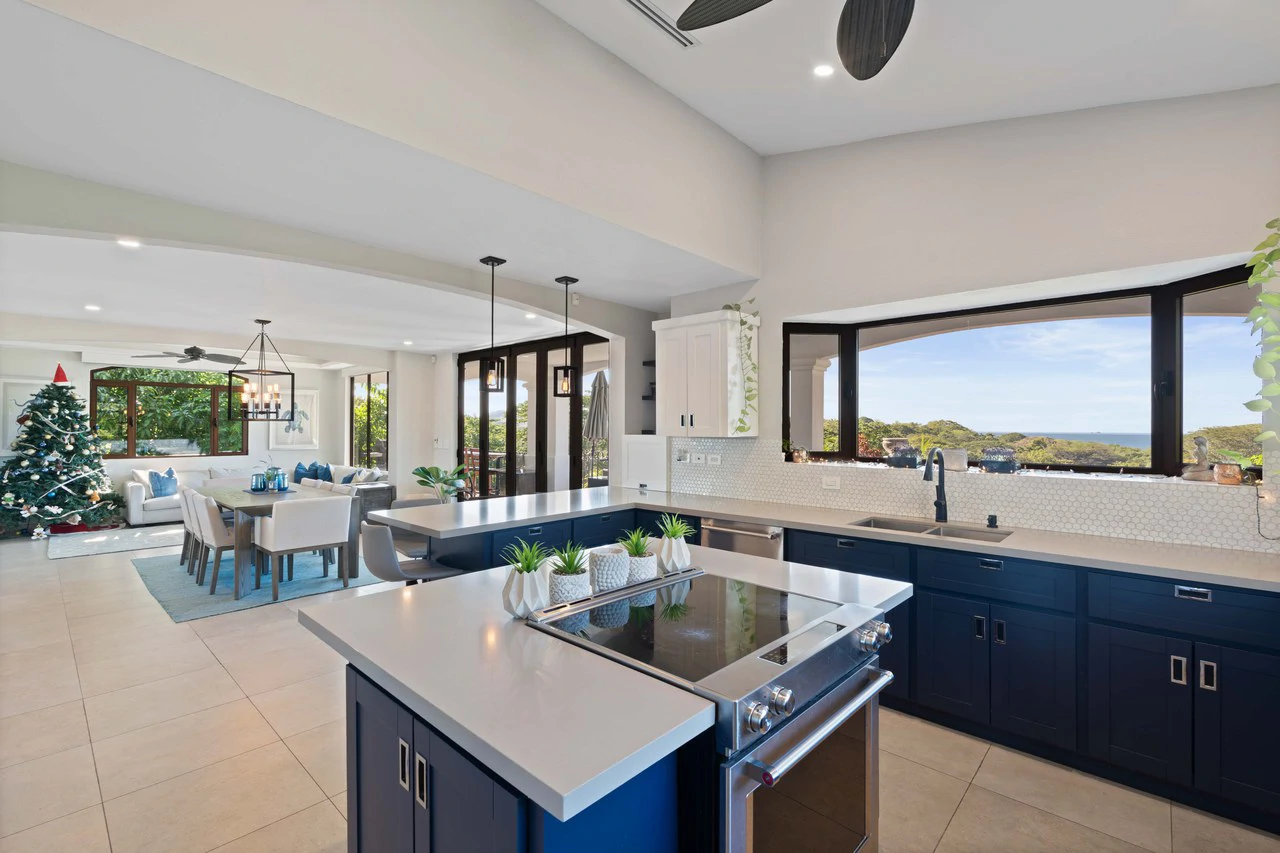 Villa Melina: Reserva Conchal Stunning Ocean and Golf course views - Gallery image 9