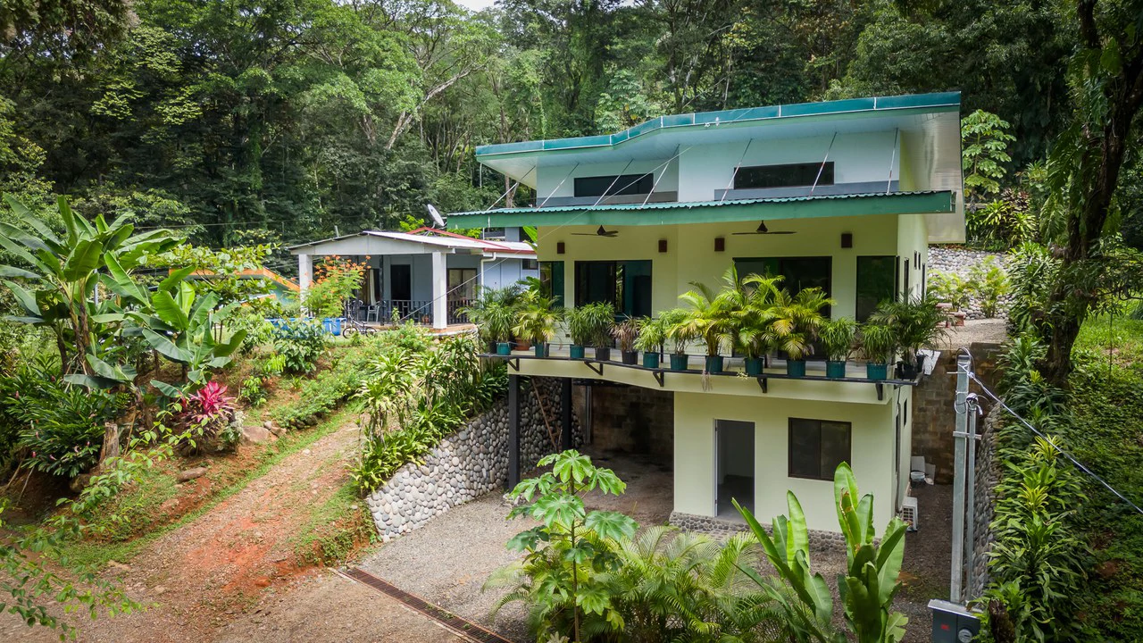 SEAGULL’S NEST TWO STOREY VILLA IN UVITA, 3 BED,3 BATH & POOL: Mountain House For Sale in Uvita - Gallery image 4