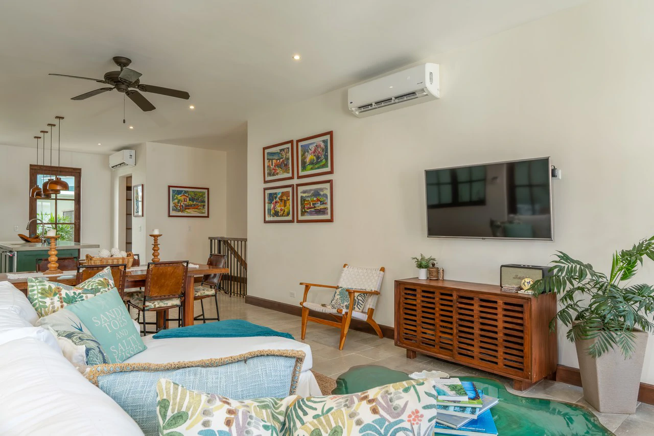 Casa Acuarela: Steps from the Beach & Beach Club, Impeccable 4-Bedroom Home in Las Catalinas - Gallery image 2