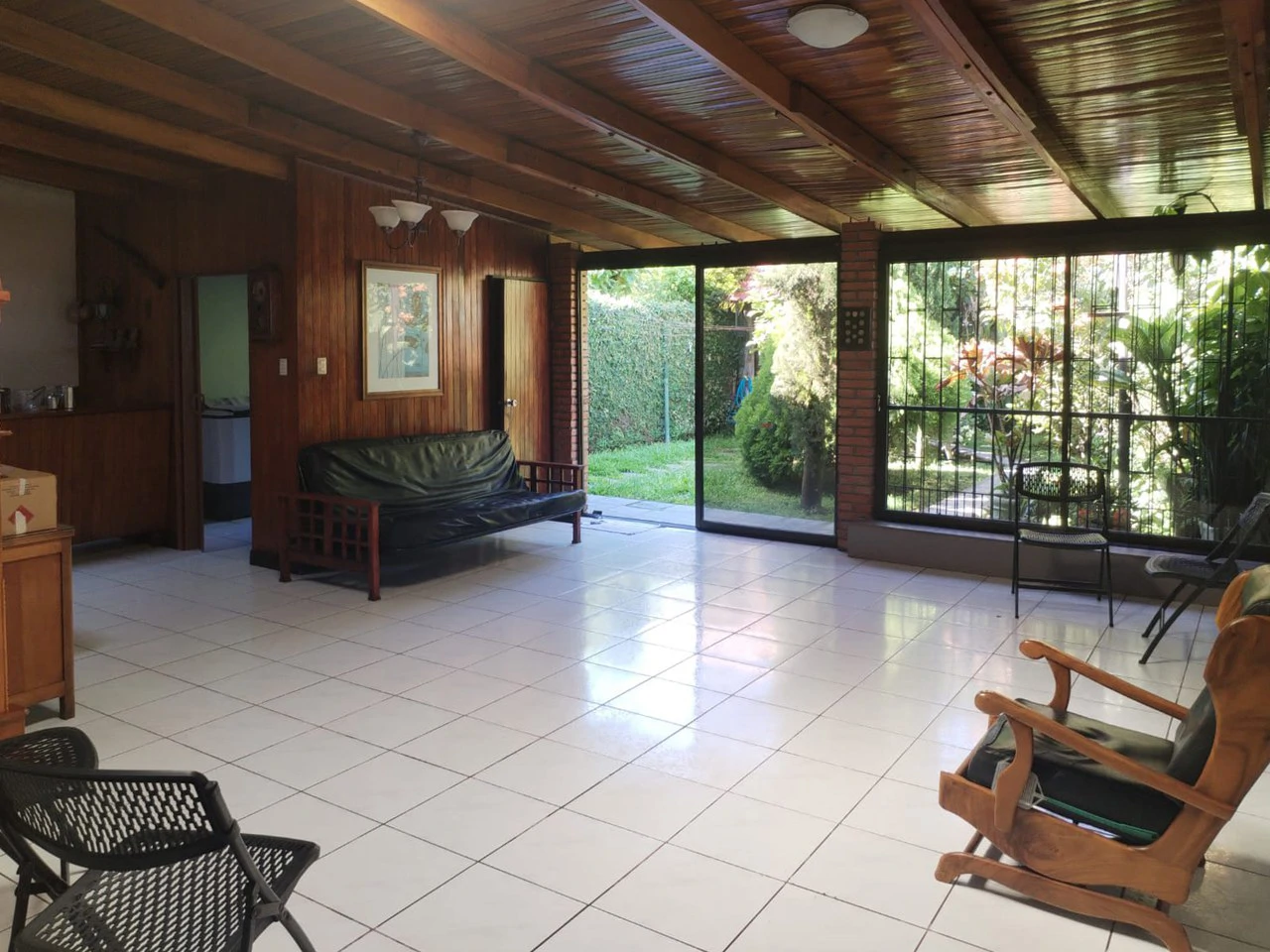 House in Grecia center just 100m from the Plaza Grecia Mall - Gallery image 2