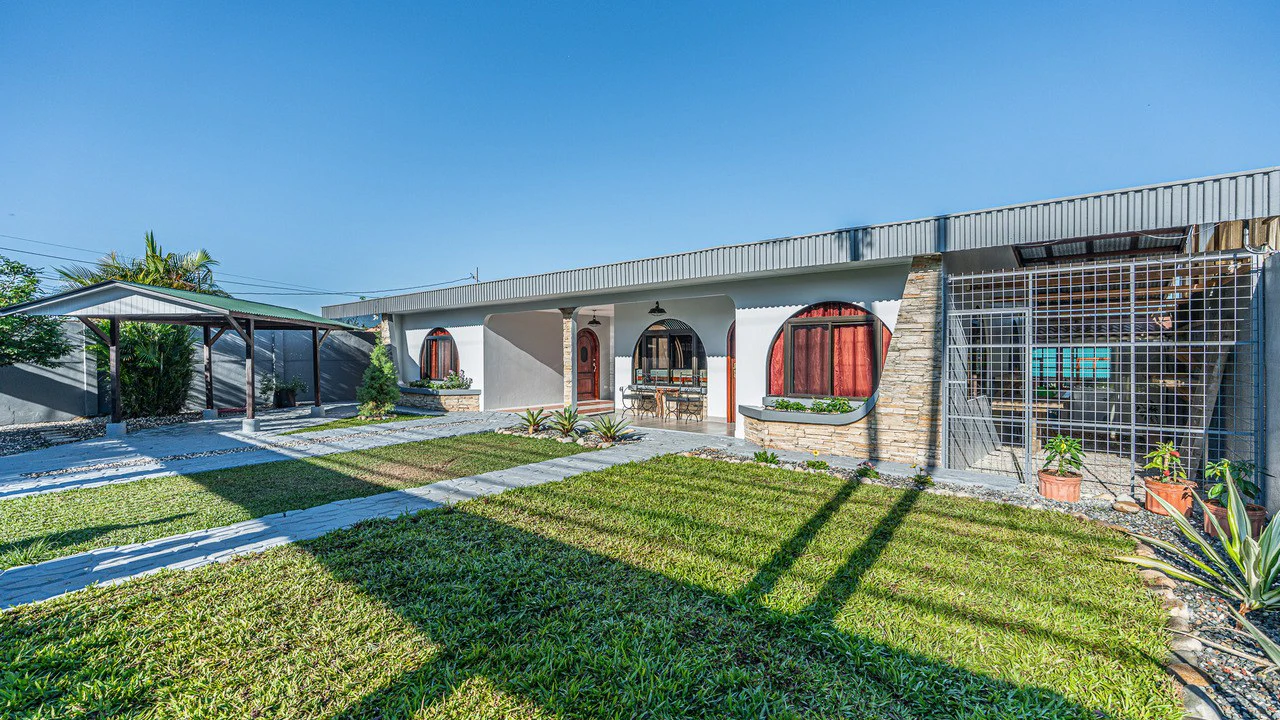 Completely Renovated 5 Bedroom Home in the Heart of San Isidro - Gallery image 38