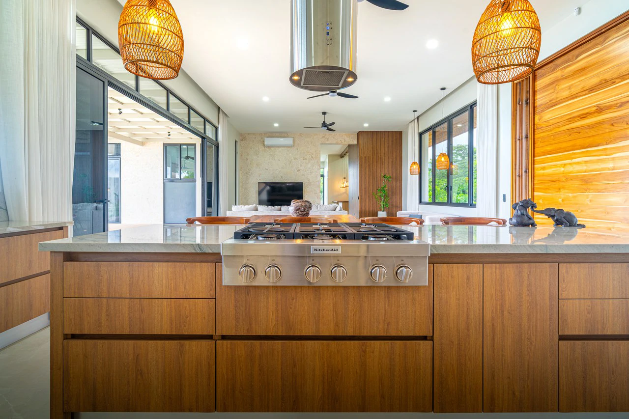 Lion's Gate Sunset Estate - Gallery image 79
