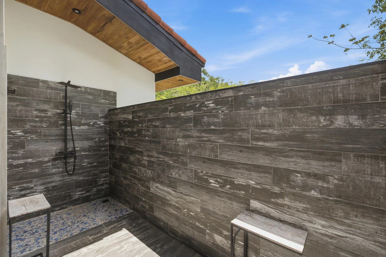 Casa La Ola Perfecta: Luxury 5-Bedroom Home with Pool Near the Beach in Hacienda Pinilla - photo 25