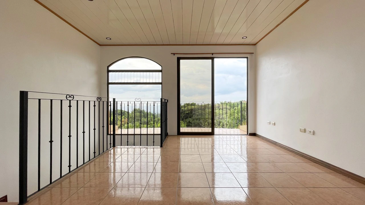 House for Sale in San Isidro, Grecia – 3,359 m² Lot with View - Gallery image 12