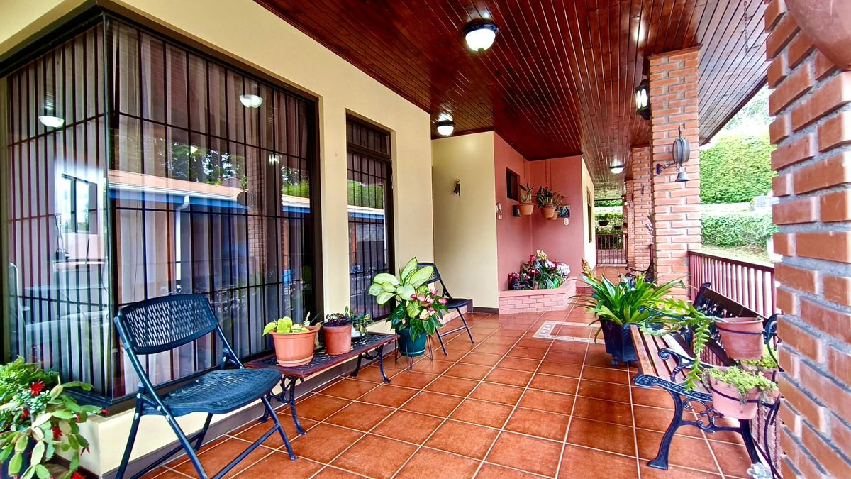 Property for sale with the 3 houses in San Rafael - Gallery image 26