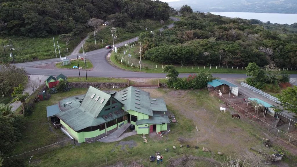 Five Corners Business Hub: Prime location on the main road surrounding Lake Arenal.. Commercial Potential ! - Gallery image 23