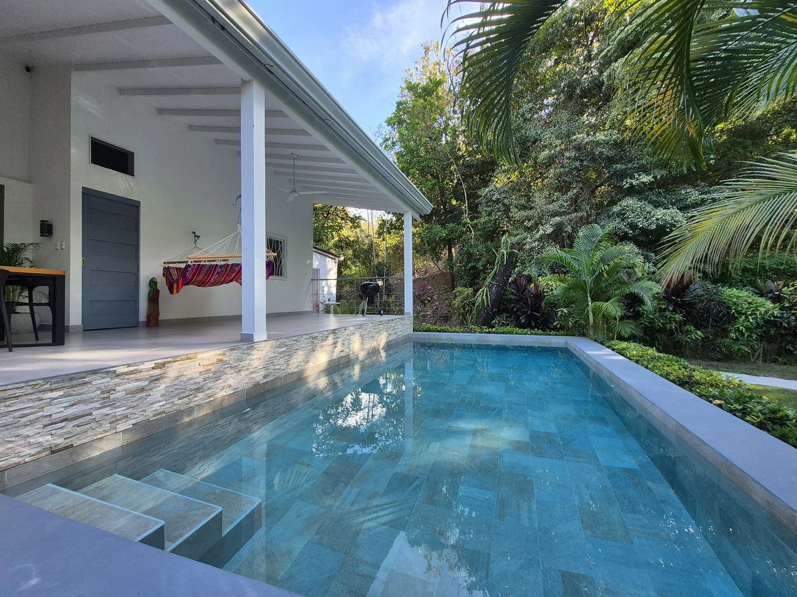 Casa Del Rio: Under Contract | Elegant Contemporary Tropical Home with Pool and Peaceful River Setting, Minutes from Sámara - Gallery image 3