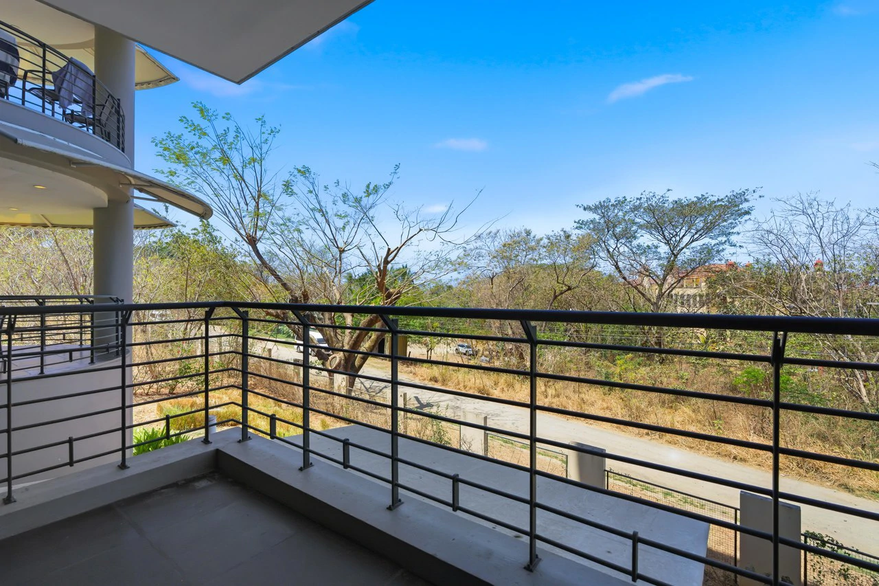 La Perla 113: Boutique Luxury Condo in the Heart of Tamarindo - Gallery image 13