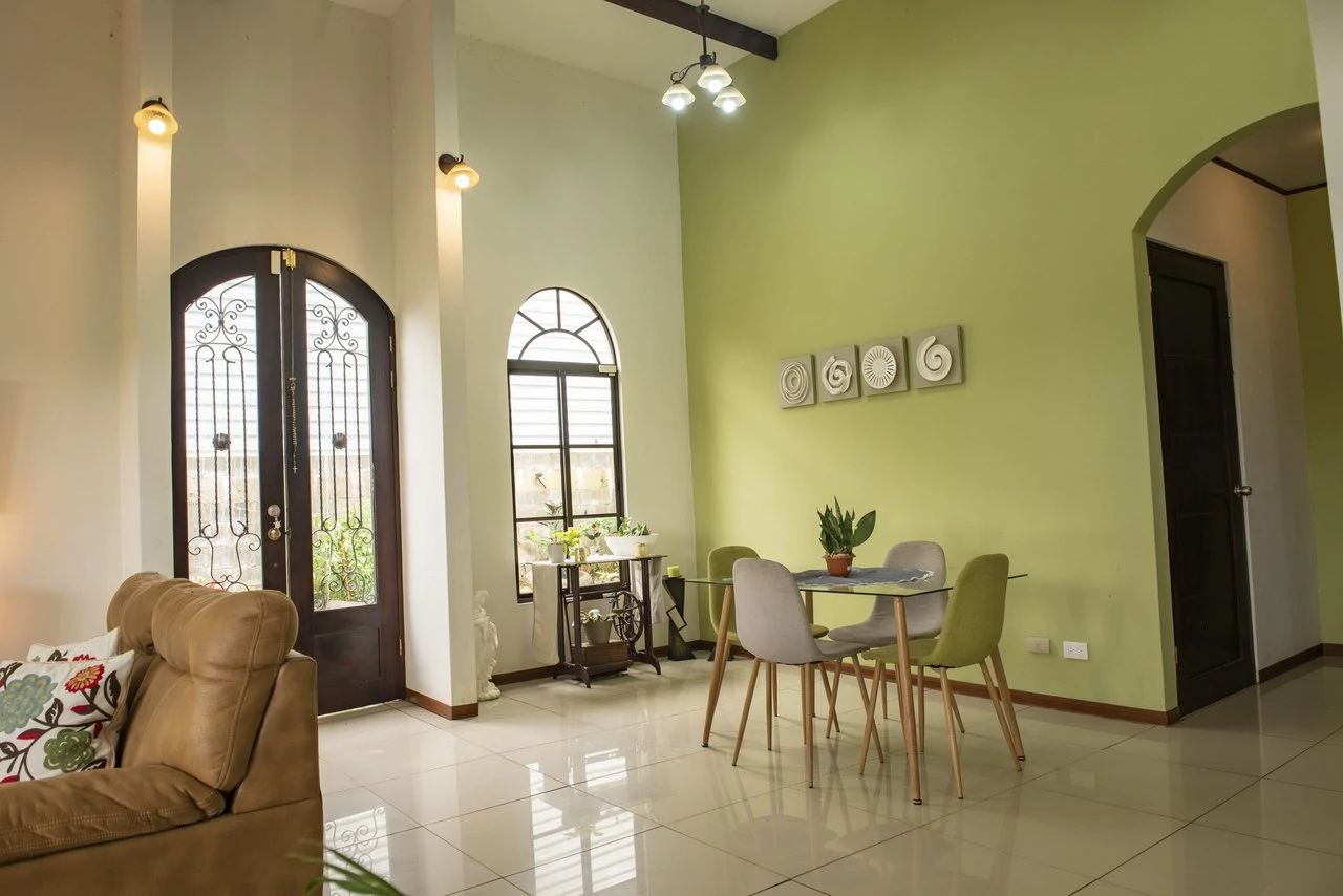 Costa Rican Gem: Spacious 4BR Home with Fruit Trees, Fully Furnished: House For Sale in Pedregoso - Gallery image 4