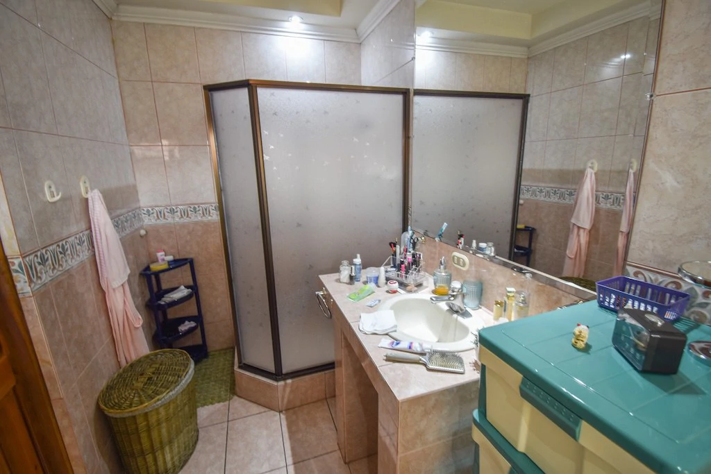House For Sale in Trejos Montealegre - Gallery image 38