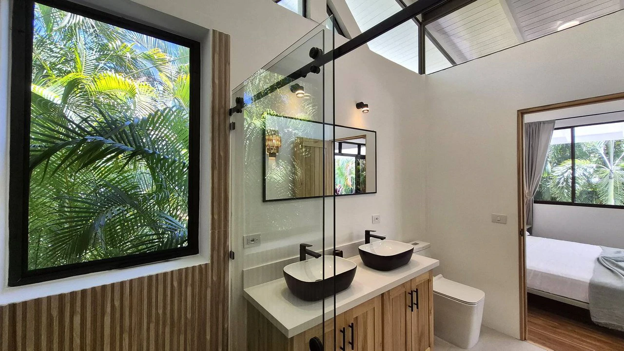 Casa Sol: Casa Sol – A Tropical Beach-Style Home with Pool, Designed for Year-Round Vacation Living - Gallery image 24