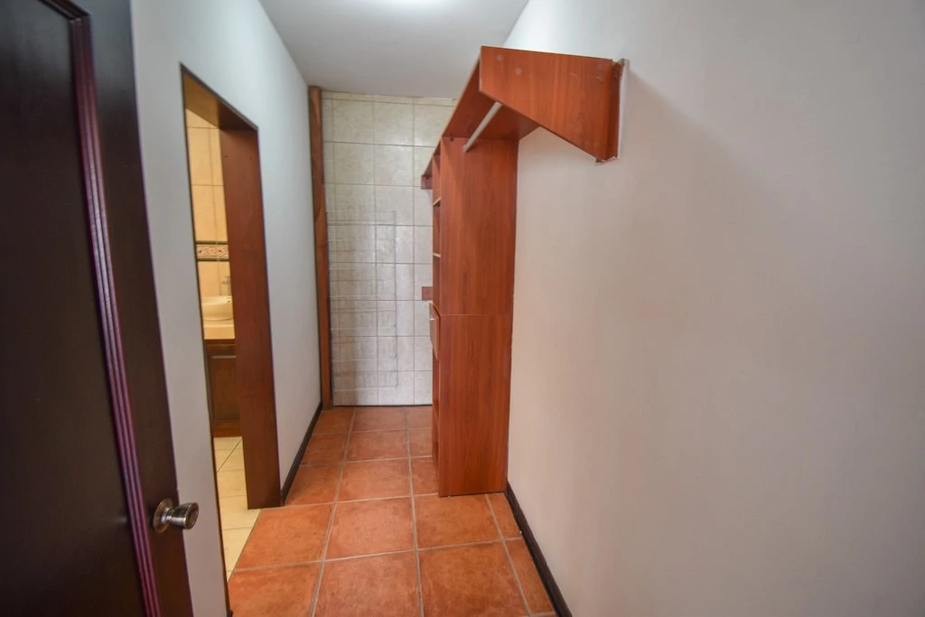 Excelente Oportunidad Propiedad con 2 casas en Trejos Montealegre: House For Sale in Trejos Montealegre - Gallery image 25