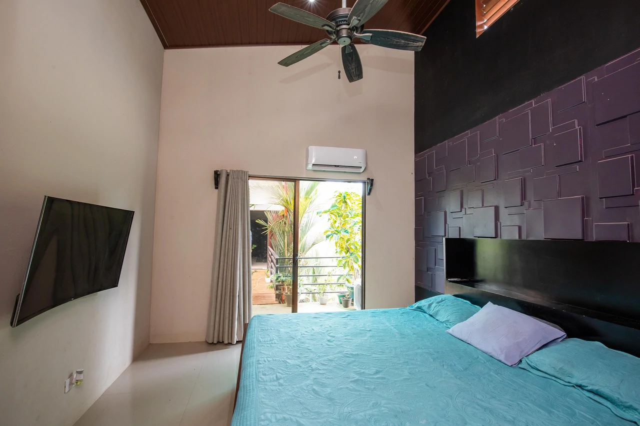 Apartment Hotel with Owners Suite, Fantastic Oportunity for Hostel in Uvita - Gallery image 25