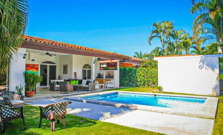 Standout home in highly sought after community close to the beach in Bejuco! - Gallery image 11