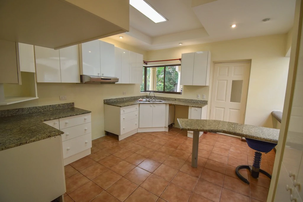 House For Sale in Pozos - Gallery image 8