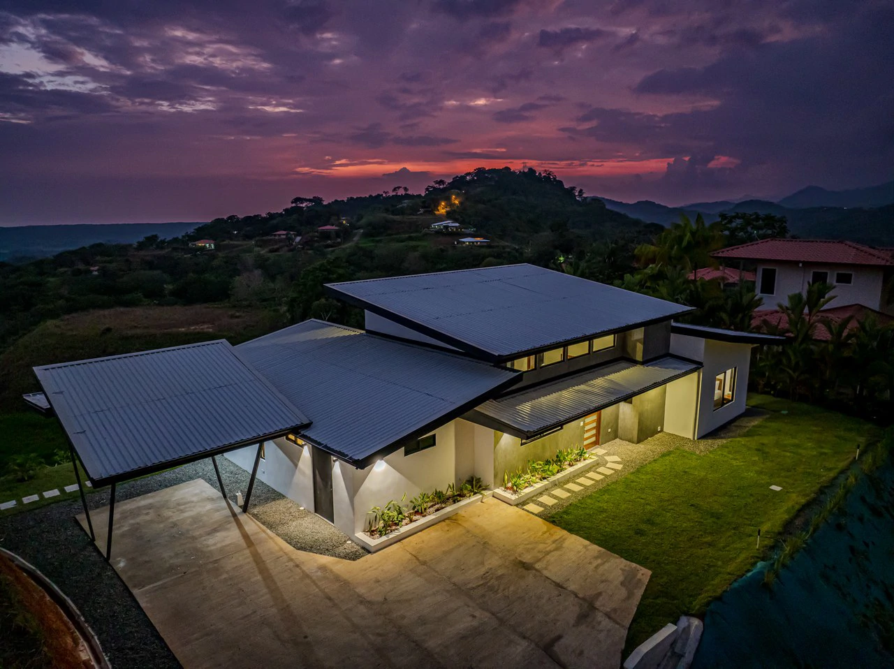 CHONTALES NEW VILLA WITH PANORAMIC OCEAN AND MOUNTAINS VIEWS: Mountain Villa For Sale in Ojochal - Gallery image 22