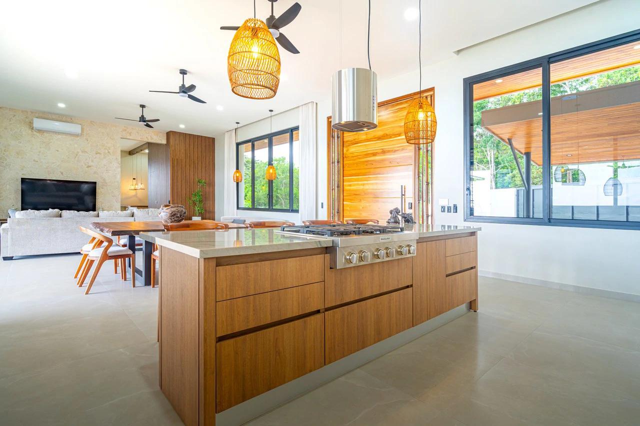 Lion's Gate Sunset Estate - Gallery image 78