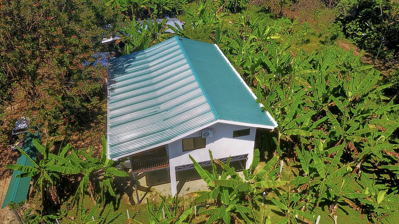 .075 ACRES – 2 Bedroom New Construction Home, Walk to the River, 5min to Playa Matapalo, 15min to Dominical!!!! - Gallery image 28
