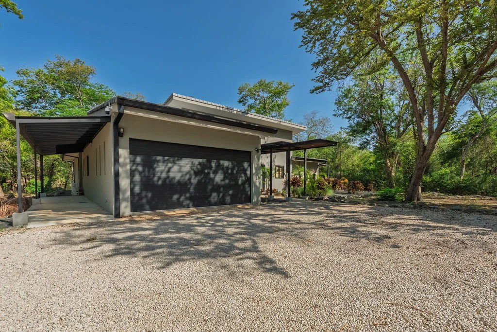 Casa Avalon: New 4-Bedroom Home on 1.48-Acre Lot – Build 2 More Structures, Just Minutes from the Beach! - Gallery image 44