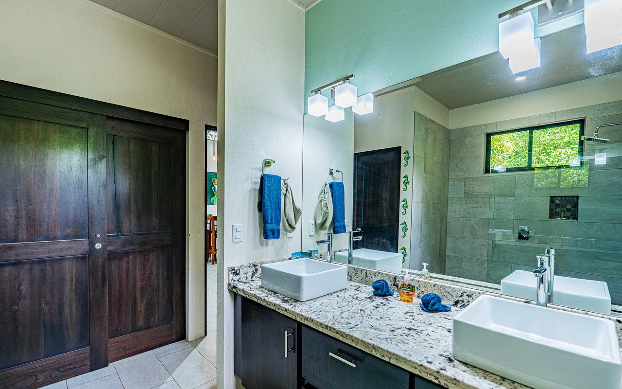 Riverfront Baru Estate Luxury Oasis Walkable to Playa Dominical - Gallery image 28