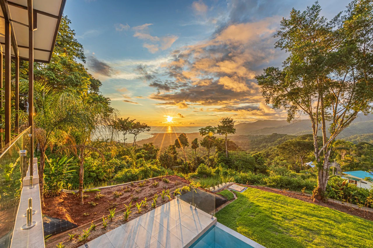 A True Estate Beyond Compare, Ocean Views For Miles: Mountain House For Sale in Uvita - Gallery image 25