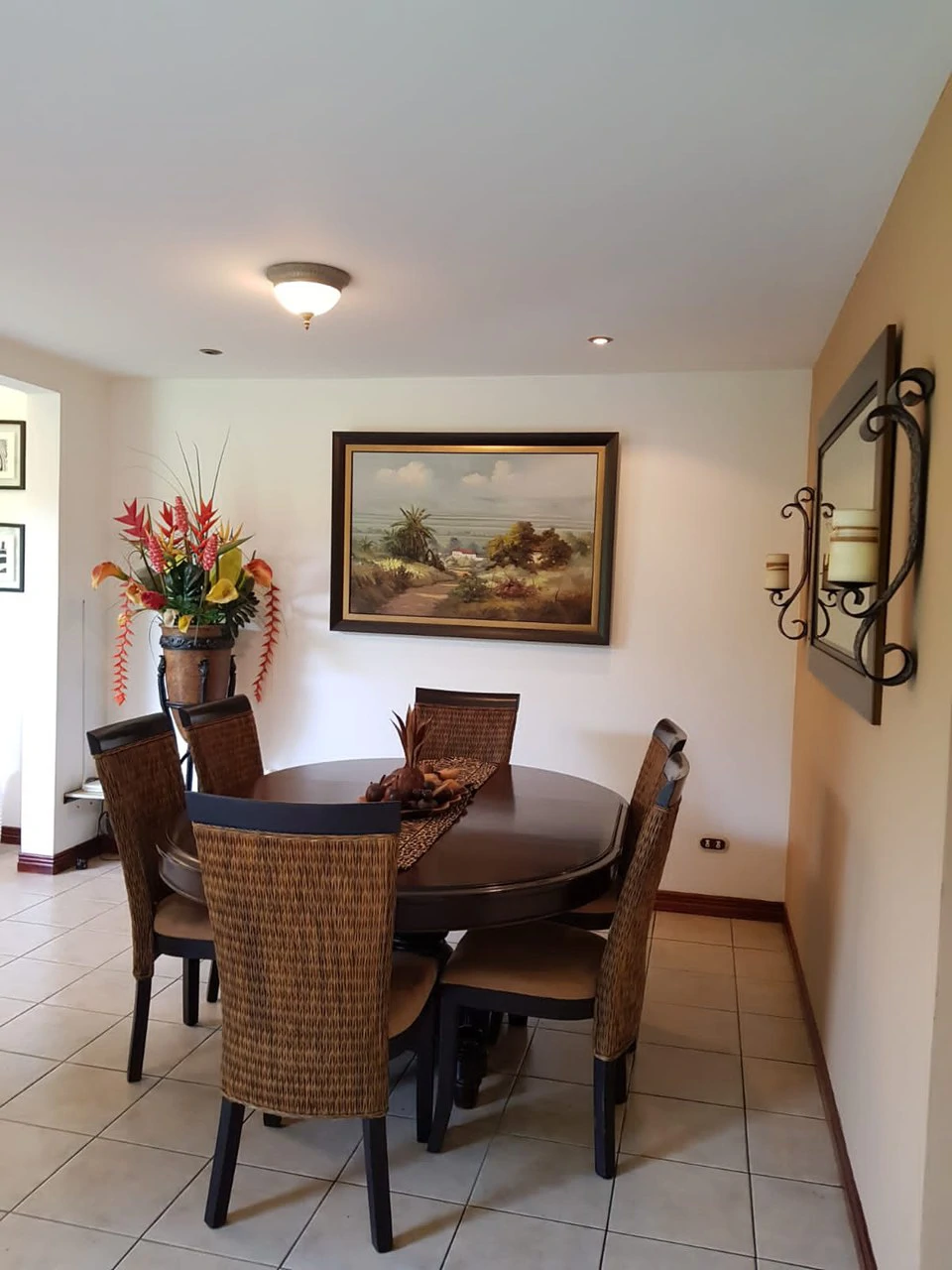 House For Sale in Santa Ana - Gallery image 5