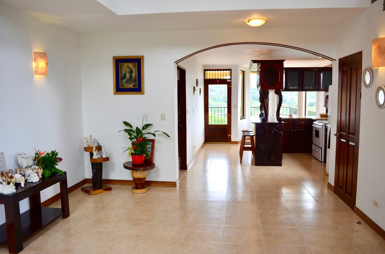 MOUNTAIN PROPERTY WITH VIEW AND 3 HOUSES - Gallery image 12