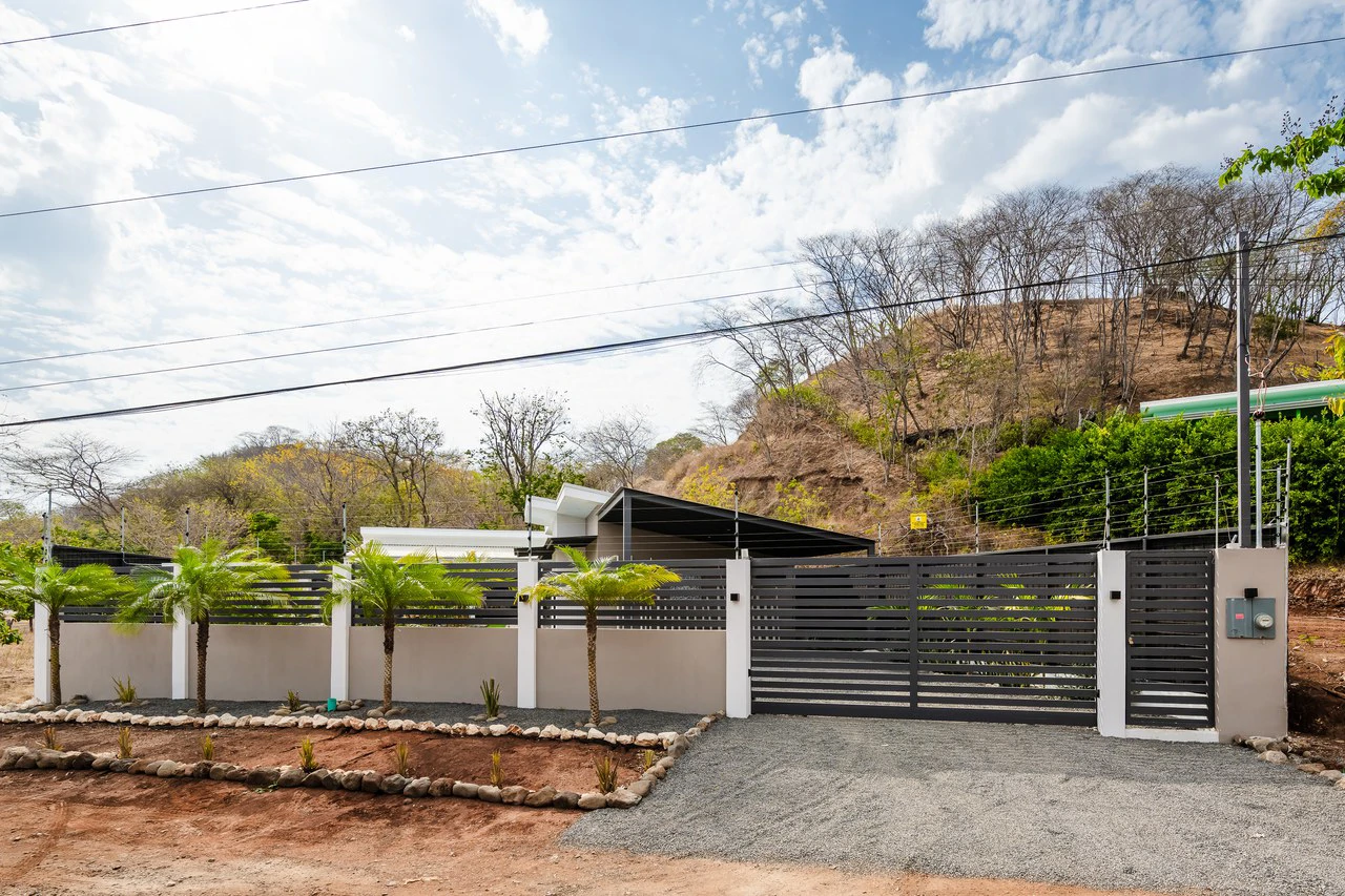 Villa Aurora: New 5BR Luxury Home Minutes from Playa Penca & Potrero - Gallery image 35