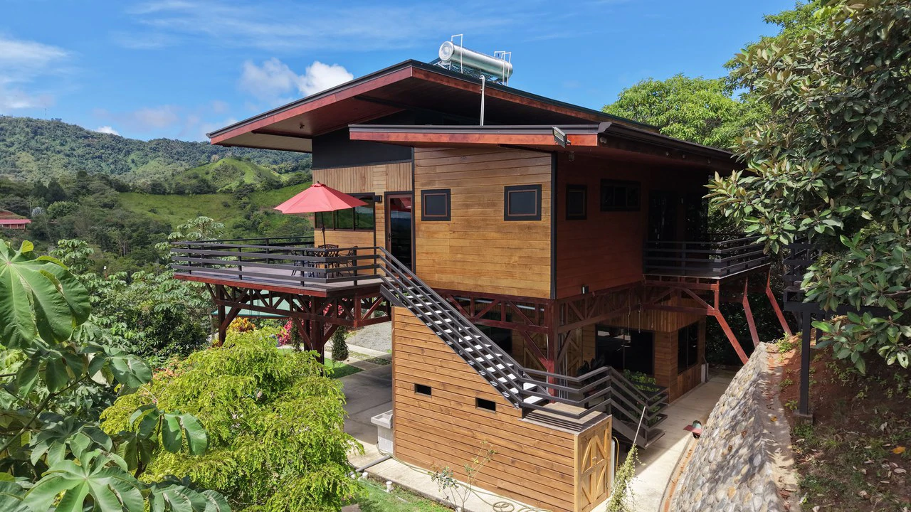 Mountain House For Sale in San Isidro del General - photo 8