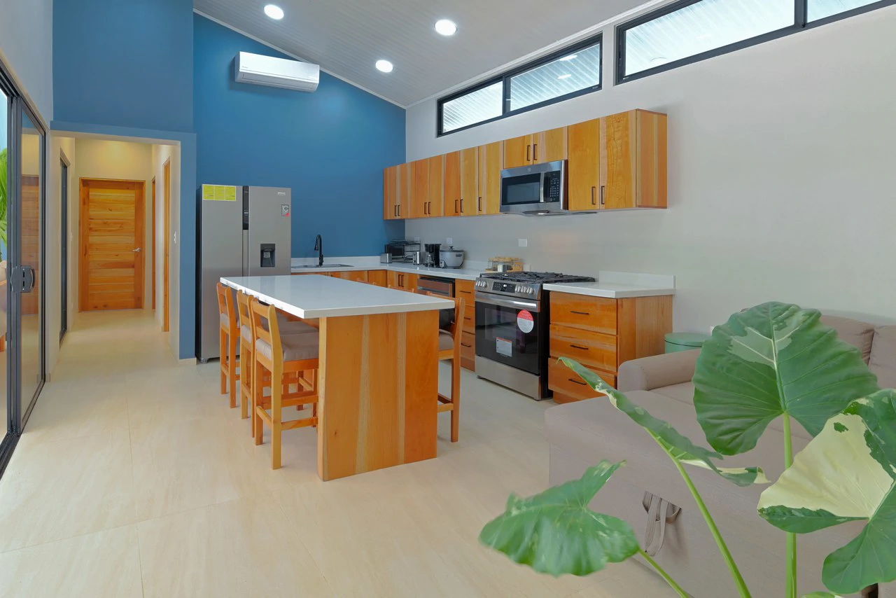 Modern Coastal Luxury: New 3-Bedroom Home Steps from South Pacific Beach: Near the Coast House For Sale in Uvita - Gallery image 15